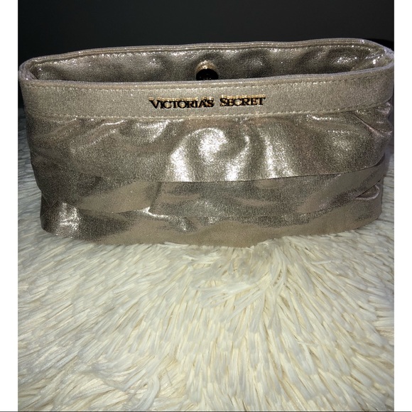 G o l d // S h i m m e r• b a g Victoria’s Secret - Picture 2 of 4